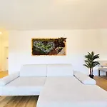 Bat Solutions - Alles Was Ein Nicht Bietet - 5 40 Bis 120 Qm Fuer Bis Zu 29 Personen - 5-raum-apartment Barrierefrei - 60 Qm Balkon Mit Blick Bis Luxemburg - Einzeln Bis Komplett Buchbar - 3 Min Zur A64 * Trierweiler