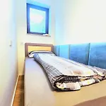 Bat Solutions - Alles Was Ein Nicht Bietet - 5 40 Bis 120 Qm Fuer Bis Zu 29 Personen - 5-raum-apartment Barrierefrei - 60 Qm Balkon Mit Blick Bis Luxemburg - Einzeln Bis Komplett Buchbar - 3 Min Zur A64 Trierweiler