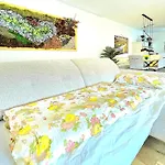 Appartamento Bat Solutions - Alles Was Ein Nicht Bietet - 5 40 Bis 120 Qm Fuer Bis Zu 29 Personen - 5-raum-apartment Barrierefrei - 60 Qm Balkon Mit Blick Bis Luxemburg - Einzeln Bis Komplett Buchbar - 3 Min Zur A64 Trierweiler