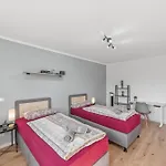 Bat Solutions - Alles Was Ein Nicht Bietet - 5 40 Bis 120 Qm Fuer Bis Zu 29 Personen - 5-raum-apartment Barrierefrei - 60 Qm Balkon Mit Blick Bis Luxemburg - Einzeln Bis Komplett Buchbar - 3 Min Zur A64 Appartamento