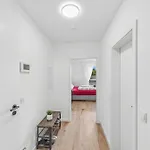 Bat Solutions - Alles Was Ein Nicht Bietet - 5 40 Bis 120 Qm Fuer Bis Zu 29 Personen - 5-raum-apartment Barrierefrei - 60 Qm Balkon Mit Blick Bis Luxemburg - Einzeln Bis Komplett Buchbar - 3 Min Zur A64 Trierweiler