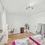 Bat Solutions - Alles Was Ein Nicht Bietet - 5 40 Bis 120 Qm Fuer Bis Zu 29 Personen - 5-raum-apartment Barrierefrei - 60 Qm Balkon Mit Blick Bis Luxemburg - Einzeln Bis Komplett Buchbar - 3 Min Zur A64 Appartamento *