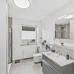 Bat Solutions - Alles Was Ein Nicht Bietet - 5 40 Bis 120 Qm Fuer Bis Zu 29 Personen - 5-raum-apartment Barrierefrei - 60 Qm Balkon Mit Blick Bis Luxemburg - Einzeln Bis Komplett Buchbar - 3 Min Zur A64 Appartamento