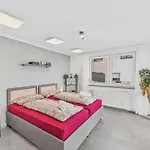 Appartamento Bat Solutions - Alles Was Ein Nicht Bietet - 5 40 Bis 120 Qm Fuer Bis Zu 29 Personen - 5-raum-apartment Barrierefrei - 60 Qm Balkon Mit Blick Bis Luxemburg - Einzeln Bis Komplett Buchbar - 3 Min Zur A64