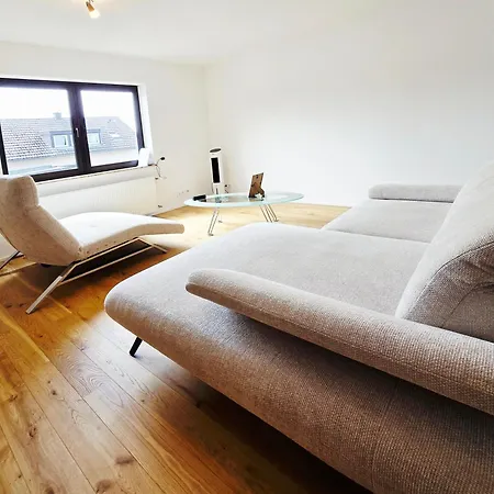 Bat Solutions - Alles Was Ein Nicht Bietet - 5 40 Bis 120 Qm Fuer Bis Zu 29 Personen - 5-raum-apartment Barrierefrei - 60 Qm Balkon Mit Blick Bis Luxemburg - Einzeln Bis Komplett Buchbar - 3 Min Zur A64 Appartement
