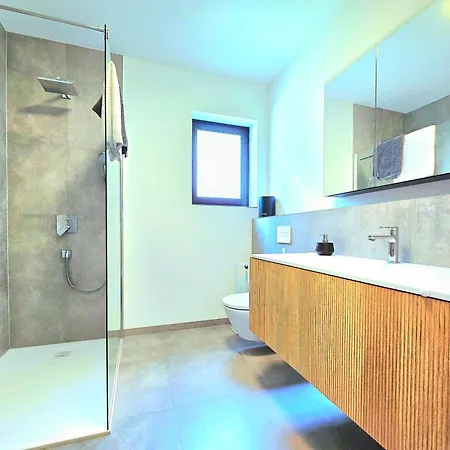 Bat Solutions - Alles Was Ein Nicht Bietet - 5 40 Bis 120 Qm Fuer Bis Zu 29 Personen - 5-raum-apartment Barrierefrei - 60 Qm Balkon Mit Blick Bis Luxemburg - Einzeln Bis Komplett Buchbar - 3 Min Zur A64 *