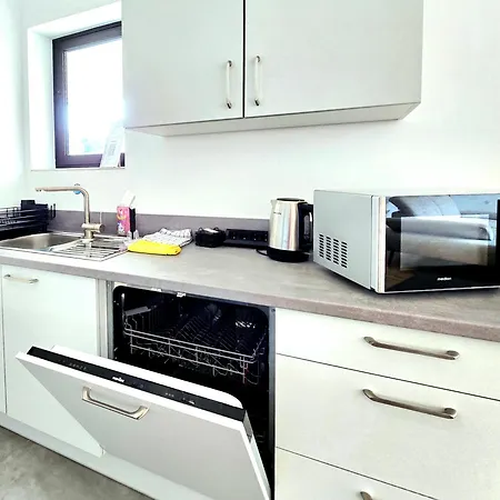 Bat Solutions - Alles Was Ein Nicht Bietet - 5 40 Bis 120 Qm Fuer Bis Zu 29 Personen - 5-raum-apartment Barrierefrei - 60 Qm Balkon Mit Blick Bis Luxemburg - Einzeln Bis Komplett Buchbar - 3 Min Zur A64 * Trierweiler