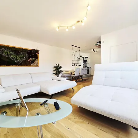 Apartment Bat Solutions - Alles Was Ein Nicht Bietet - 80 Qm, 3 Zimmer, 5 Personen, Terrasse, Bbq Und Kino