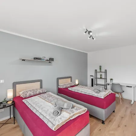 Bat Solutions - Alles Was Ein Nicht Bietet - 5 40 Bis 120 Qm Fuer Bis Zu 29 Personen - 5-raum-apartment Barrierefrei - 60 Qm Balkon Mit Blick Bis Luxemburg - Einzeln Bis Komplett Buchbar - 3 Min Zur A64 Appartamento