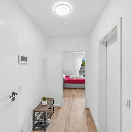 Bat Solutions - Alles Was Ein Nicht Bietet - 5 40 Bis 120 Qm Fuer Bis Zu 29 Personen - 5-raum-apartment Barrierefrei - 60 Qm Balkon Mit Blick Bis Luxemburg - Einzeln Bis Komplett Buchbar - 3 Min Zur A64 Trierweiler