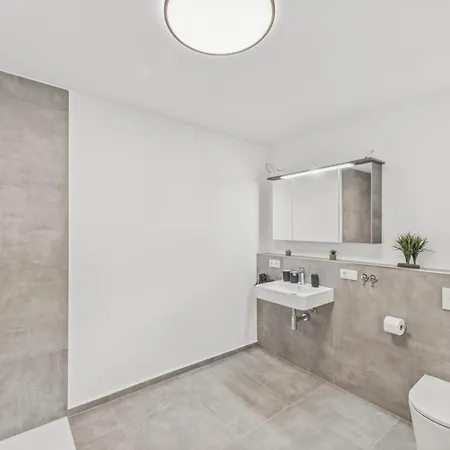 Bat Solutions - Alles Was Ein Nicht Bietet - 5 40 Bis 120 Qm Fuer Bis Zu 29 Personen - 5-raum-apartment Barrierefrei - 60 Qm Balkon Mit Blick Bis Luxemburg - Einzeln Bis Komplett Buchbar - 3 Min Zur A64 * Trierweiler
