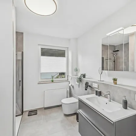 Bat Solutions - Alles Was Ein Nicht Bietet - 80 Qm, 3 Zimmer, 5 Personen, Terrasse, Bbq Und Kino Apartment