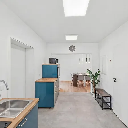 アパート Bat Solutions - Alles Was Ein Nicht Bietet - 5 40 Bis 120 Qm Fuer Bis Zu 29 Personen - 5-raum-apartment Barrierefrei - 60 Qm Balkon Mit Blick Bis Luxemburg - Einzeln Bis Komplett Buchbar - 3 Min Zur A64 *