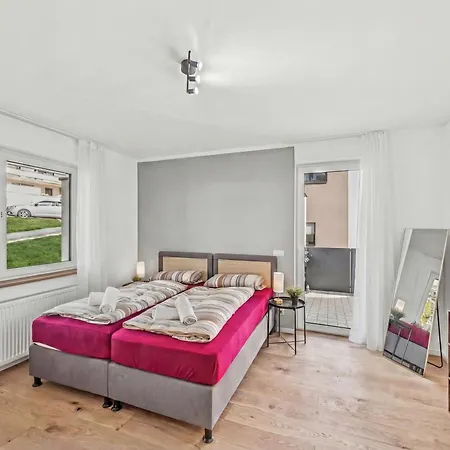 Bat Solutions - Alles Was Ein Nicht Bietet - 5 40 Bis 120 Qm Fuer Bis Zu 29 Personen - 5-raum-apartment Barrierefrei - 60 Qm Balkon Mit Blick Bis Luxemburg - Einzeln Bis Komplett Buchbar - 3 Min Zur A64 Appartamento *