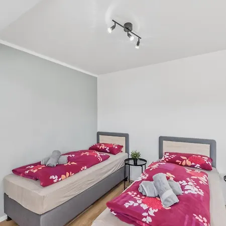 Bat Solutions - Alles Was Ein Nicht Bietet - 5 40 Bis 120 Qm Fuer Bis Zu 29 Personen - 5-raum-apartment Barrierefrei - 60 Qm Balkon Mit Blick Bis Luxemburg - Einzeln Bis Komplett Buchbar - 3 Min Zur A64 *