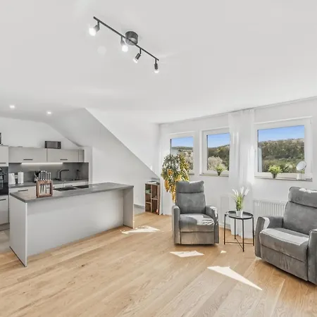 Appartement Bat Solutions - Alles Was Ein Nicht Bietet - 5 40 Bis 120 Qm Fuer Bis Zu 29 Personen - 5-raum-apartment Barrierefrei - 60 Qm Balkon Mit Blick Bis Luxemburg - Einzeln Bis Komplett Buchbar - 3 Min Zur A64 Trierweiler