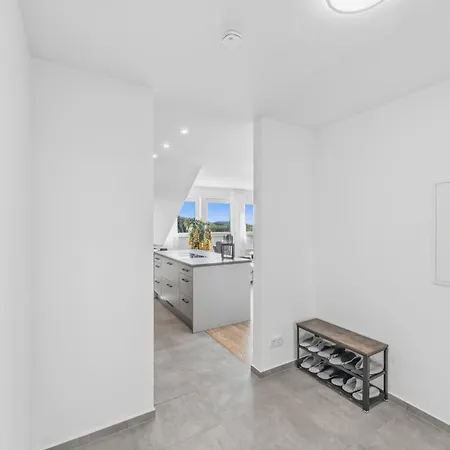 Bat Solutions - Alles Was Ein Nicht Bietet - 5 40 Bis 120 Qm Fuer Bis Zu 29 Personen - 5-raum-apartment Barrierefrei - 60 Qm Balkon Mit Blick Bis Luxemburg - Einzeln Bis Komplett Buchbar - 3 Min Zur A64 Appartamento Trierweiler