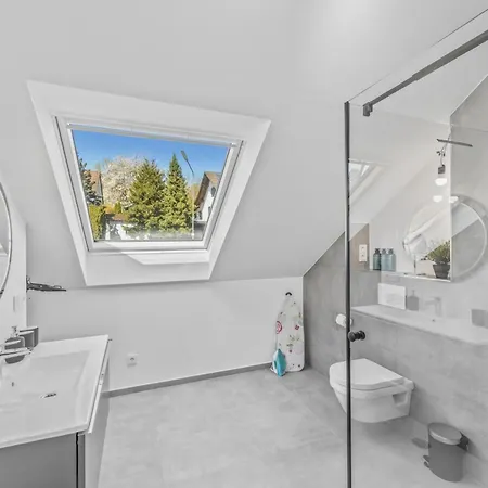 Bat Solutions - Alles Was Ein Nicht Bietet - 5 40 Bis 120 Qm Fuer Bis Zu 29 Personen - 5-raum-apartment Barrierefrei - 60 Qm Balkon Mit Blick Bis Luxemburg - Einzeln Bis Komplett Buchbar - 3 Min Zur A64 Appartement
