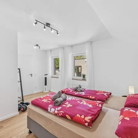 Bat Solutions - Alles Was Ein Nicht Bietet - 5 40 Bis 120 Qm Fuer Bis Zu 29 Personen - 5-raum-apartment Barrierefrei - 60 Qm Balkon Mit Blick Bis Luxemburg - Einzeln Bis Komplett Buchbar - 3 Min Zur A64 Appartamento Trierweiler