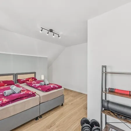 Bat Solutions - Alles Was Ein Nicht Bietet - 5 40 Bis 120 Qm Fuer Bis Zu 29 Personen - 5-raum-apartment Barrierefrei - 60 Qm Balkon Mit Blick Bis Luxemburg - Einzeln Bis Komplett Buchbar - 3 Min Zur A64