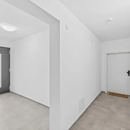 Bat Solutions - Alles Was Ein Nicht Bietet - 5 40 Bis 120 Qm Fuer Bis Zu 29 Personen - 5-raum-apartment Barrierefrei - 60 Qm Balkon Mit Blick Bis Luxemburg - Einzeln Bis Komplett Buchbar - 3 Min Zur A64 Appartement