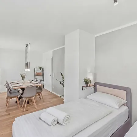 Appartement Bat Solutions - Alles Was Ein Nicht Bietet - 5 40 Bis 120 Qm Fuer Bis Zu 29 Personen - 5-raum-apartment Barrierefrei - 60 Qm Balkon Mit Blick Bis Luxemburg - Einzeln Bis Komplett Buchbar - 3 Min Zur A64 Trierweiler