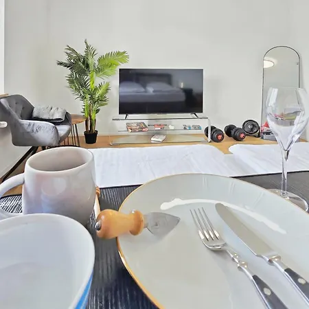 Appartement Bat Solutions - Alles Was Ein Nicht Bietet - 5 40 Bis 120 Qm Fuer Bis Zu 29 Personen - 5-raum-apartment Barrierefrei - 60 Qm Balkon Mit Blick Bis Luxemburg - Einzeln Bis Komplett Buchbar - 3 Min Zur A64