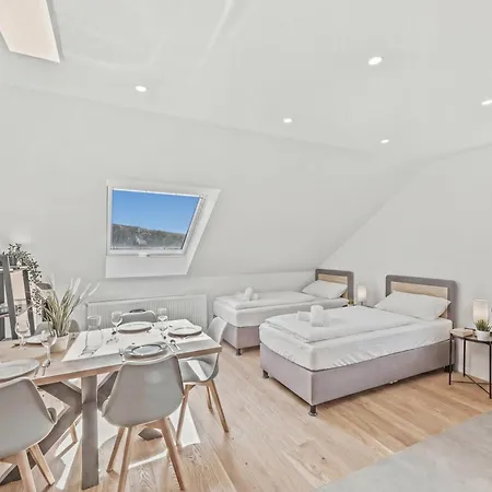 Appartement Bat Solutions - Alles Was Ein Nicht Bietet - 5 40 Bis 120 Qm Fuer Bis Zu 29 Personen - 5-raum-apartment Barrierefrei - 60 Qm Balkon Mit Blick Bis Luxemburg - Einzeln Bis Komplett Buchbar - 3 Min Zur A64 *