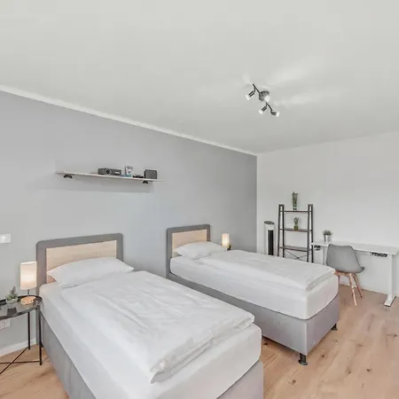 Bat Solutions - Alles Was Ein Nicht Bietet - 5 40 Bis 120 Qm Fuer Bis Zu 29 Personen - 5-raum-apartment Barrierefrei - 60 Qm Balkon Mit Blick Bis Luxemburg - Einzeln Bis Komplett Buchbar - 3 Min Zur A64 *