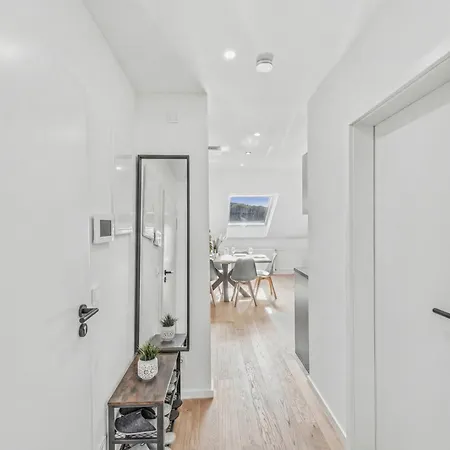 Bat Solutions - Alles Was Ein Nicht Bietet - 5 40 Bis 120 Qm Fuer Bis Zu 29 Personen - 5-raum-apartment Barrierefrei - 60 Qm Balkon Mit Blick Bis Luxemburg - Einzeln Bis Komplett Buchbar - 3 Min Zur A64 Appartement Trierweiler