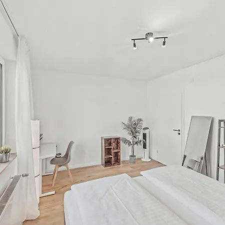 Bat Solutions - Alles Was Ein Nicht Bietet - 5 40 Bis 120 Qm Fuer Bis Zu 29 Personen - 5-raum-apartment Barrierefrei - 60 Qm Balkon Mit Blick Bis Luxemburg - Einzeln Bis Komplett Buchbar - 3 Min Zur A64 Appartement Trierweiler