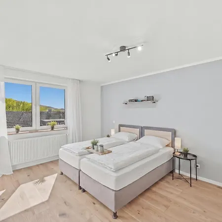 Bat Solutions - Alles Was Ein Nicht Bietet - 5 40 Bis 120 Qm Fuer Bis Zu 29 Personen - 5-raum-apartment Barrierefrei - 60 Qm Balkon Mit Blick Bis Luxemburg - Einzeln Bis Komplett Buchbar - 3 Min Zur A64 Appartement