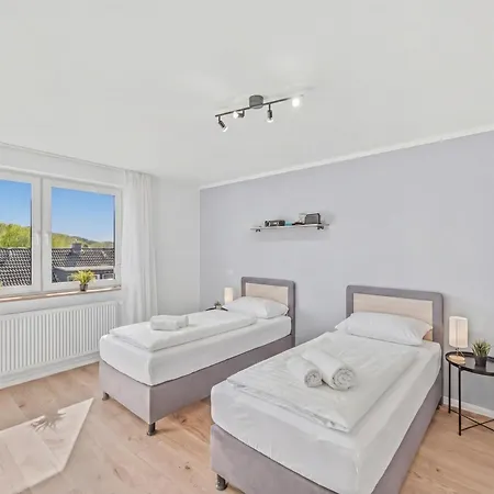 Appartement Bat Solutions - Alles Was Ein Nicht Bietet - 5 40 Bis 120 Qm Fuer Bis Zu 29 Personen - 5-raum-apartment Barrierefrei - 60 Qm Balkon Mit Blick Bis Luxemburg - Einzeln Bis Komplett Buchbar - 3 Min Zur A64 *