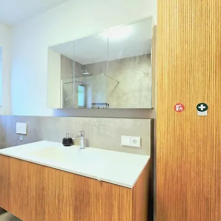 Bat Solutions - Alles Was Ein Nicht Bietet - 5 40 Bis 120 Qm Fuer Bis Zu 29 Personen - 5-raum-apartment Barrierefrei - 60 Qm Balkon Mit Blick Bis Luxemburg - Einzeln Bis Komplett Buchbar - 3 Min Zur A64 アパート Trierweiler