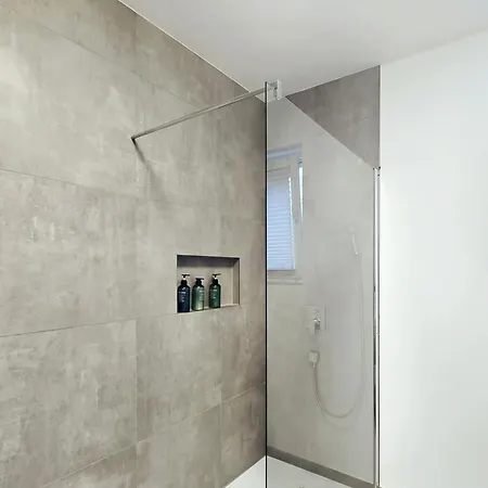 Bat Solutions - Alles Was Ein Nicht Bietet - 5 40 Bis 120 Qm Fuer Bis Zu 29 Personen - 5-raum-apartment Barrierefrei - 60 Qm Balkon Mit Blick Bis Luxemburg - Einzeln Bis Komplett Buchbar - 3 Min Zur A64 *