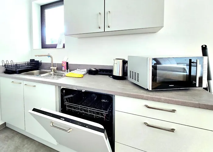 Bat Solutions - Alles Was Ein Nicht Bietet - 80 Qm, 3 Zimmer, 5 Personen, Terrasse, Bbq Und Kino * Trierweiler